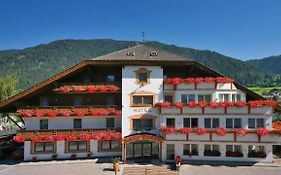 Hotel Kronplatzer Hof